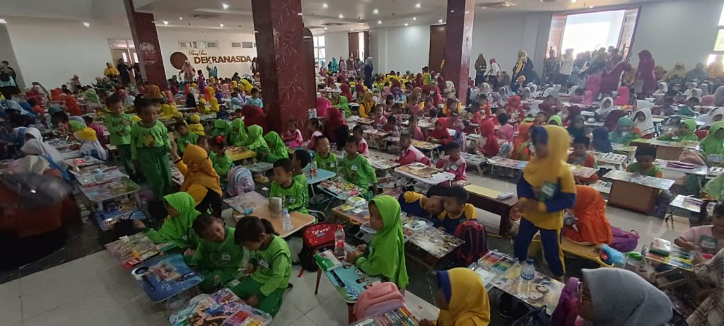 Lomba Mewarnai Hari Santri, Ribuan Anak Datangi Gedung KPT Brebes