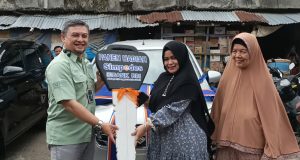 BRI Cabang Bumiayu Antar Langsung Hadiah Grandprize Undian Simpedes ke Pemenang