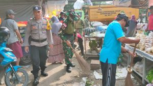 Prajurit TNI dan Polri Serbu Pasar Trayeman, Ada Apa?