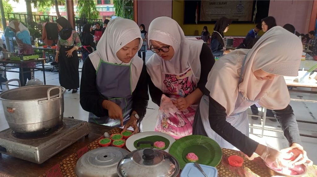 Lomba Master Chef, Siswa SMA 1 Slawi Adu Memasak Makanan Tradisional