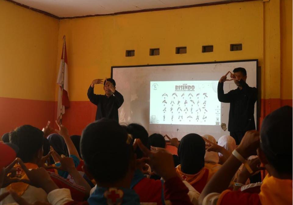 Peserta Jumbara Dilatih Bahasa Isyarat