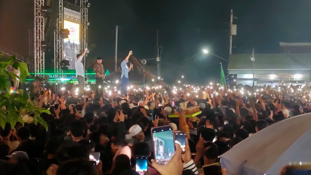 Ribuan Warga Kota Tegal Antusias Nonton Konser Indonesia Maju