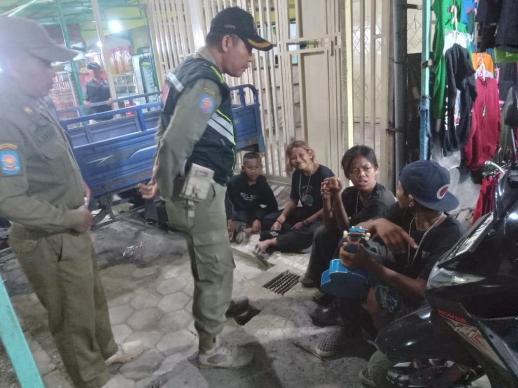 Razia, Satpol PP Amankan Anak Punk