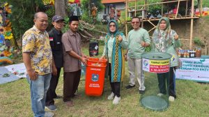 Asobsi Edukasi Pengunjung Taman T-Rex Prepil Soal Pengolahan Sampah