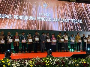 Pemkab Brebes Terima Baznas Award