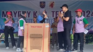 Buruh di Kabupaten Tegal Bagikan Doorprize Peringati May Day