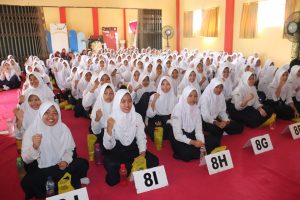 76.873 Siswi SMP di Brebes Aksi Minum TTD dan Ukur Lila, Upaya Cegah Stunting