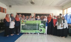 Siswa SMK Al-Ikhlas Diajari Membuat Deodoran Spray dari Ekstrak Belimbing Wuluh