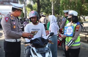 Ajak Warga Taat Berlalu Lintas dan Bayar Pajak