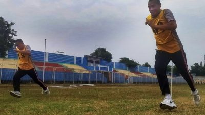 Personel Polres Tegal Kota Digembleng Push Up dan Lari