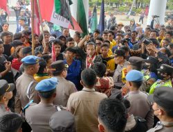 Aliansi Mahasiswa Tiga Daerah Desak DPRD Sepakati Hasil Keputusan MK