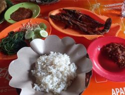 Nikmatnya Mujaher Goreng dan Gabus Bakar Khas Cacaban