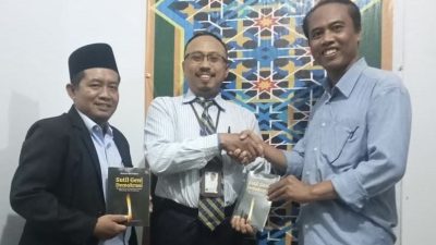 Dosen STAI Brebes Terbitkan Buku Demokrasi
