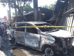 Satu Mobil Xenia dan Tiga Bengkel di Trayeman Terbakar