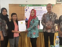 Dosen Universitas Bhamada Kampanye Keluarga Hebat Wujudkan Generasi Bebas Stunting