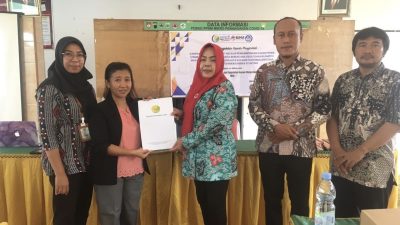 Dosen Universitas Bhamada Kampanye Keluarga Hebat Wujudkan Generasi Bebas Stunting