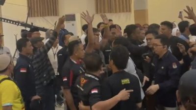 Debat Pilkada Batang Diwarnai Kericuhan