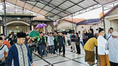 Ratusan Pelayat Antarkan Jenazah Ketua DPC PKB Kabupaten Tegal
