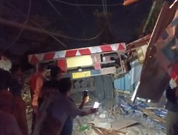 Rem Blong, Truk Terjun Bebas Tabrak Pembatas Jalur Penyelamat di Paguyangan Brebes, Dua Luka