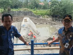 Progres Pembangunan Bendung Laban 75 Persen, Pj Bupati Brebes Djoko Gunawan : Harus Tepat Waktu dan Mutu