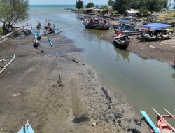 Nelayan Suradadi Keluhkan Pendangkalan di Muara Sungai Cenang
