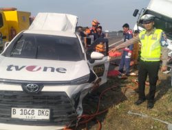 Mobil Kru TvOne Kecelakaan di Tol Pemalang, Tiga Tewas
