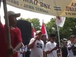 Kecewa Putusan Hakim, Ribuan Orang Demo Pengadilan Negeri Batang