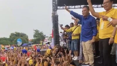 Ribuan Massa Golkar Kabupaten Tegal Senam Bersama di Lapangan Margasari