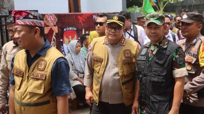 Di Kota Tegal, Dua Polisi Amankan Enam TPS
