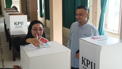 Mitha Optimis Menang, Nyoblos di TPS 27 Brebes