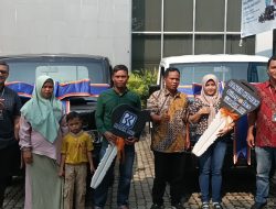 Abdul Basir dan Naela Aprilia Bawa Pulang Hadiah Mobil New Carry Pick Up Suzuki Undian Simpedes BRI Cabang Bumiayu
