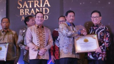 Bernardus Peraih Satria Leader Award