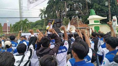 Buruh Kabupaten Tegal Tuntut Kenaikan UMK 60 Persen