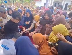 Pasar Murah GPM di Brebes Diserbu Pembeli, Ratusan Emak-emak Berdesakan