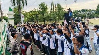 Puluhan Buruh Kabupaten Tegal Demo Kantor Bupati, Tuntut Kenaikan UMK