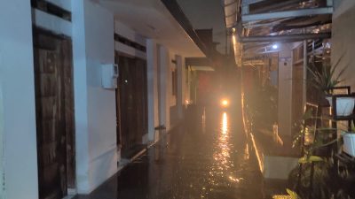 Waspada! Kota Tegal Dikepung Banjir dan Listrik Padam