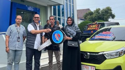 Panen Hadiah Simpedes Periode 1 Tahun 2024, Juragan Warteg Terima Hadiah Mobil Brio