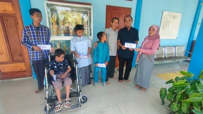 Peringati Hari Jadi ke-75, Suara Merdeka Berikan Santunan Kepada Siswa SLB