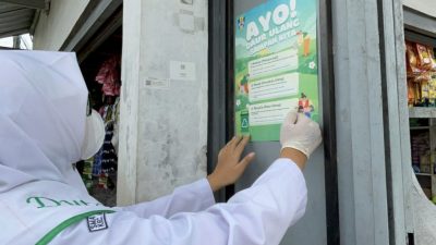Kader Adiwiyata SMA Negeri 1 Bumiayu Kampanyekan Kebersihan di Pasar Talok