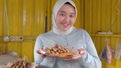 Mencicip Sate Taichan di Slawi, Sehari Terjual Hingga 500 Tusuk