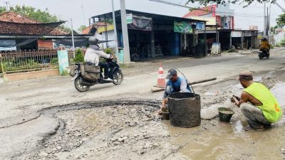 Jelang Arus Mudik Lebaran 2025, Perbaikan Jalan di Kabupaten Tegal Dikebut