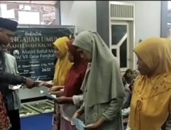 Warga Griya Pangkah Indah Santuni Ratusan Kaum Duafa dan Anak Yatim
