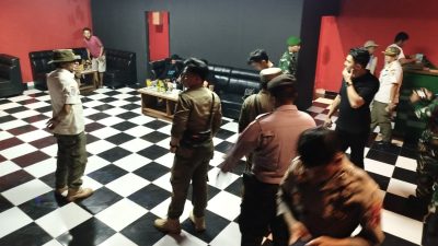 Nekat Buka Saat Ramadhan, Tempat Karaoke dan Warung Remang-Remang Dirazia