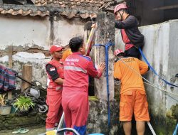 Jatuh Ke Dalam Sumur Sedalam 12 Meter, Wanita Paruh Baya Berhasil Diselamatkan