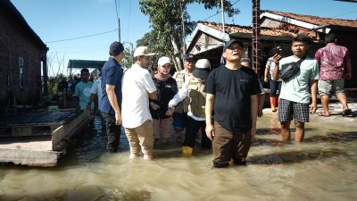 Tinjau Banjir Rob Demak, Gubernur Ahmad Luthfi Kerahkan Jajarannya Bantu Kemen-PU