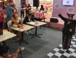Kompetisi Fashion Show Busana Adat dan Batik Berlangsung Meriah