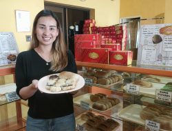 Latopia, Kue Kering Khas Tegal yang Bertahan Lewat Empat Generasi