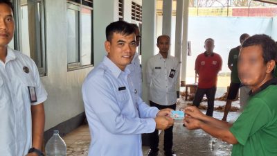 Lapas Batang Salurkan Premi pada WBP Terampil