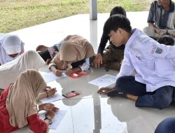 KSR PMI Kabupaten Tegal Beri Layanan Trauma Healing di Camp Pengungsian Desa Mendala