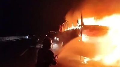Bus Akas Kebakaran di Tol Pejagan – Kanci KM 236